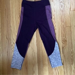 SO yoga high rise capri pants